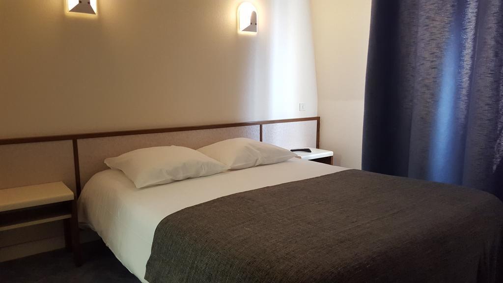Hotel Le Passiflore Saint-Pol-de-Léon מראה חיצוני תמונה