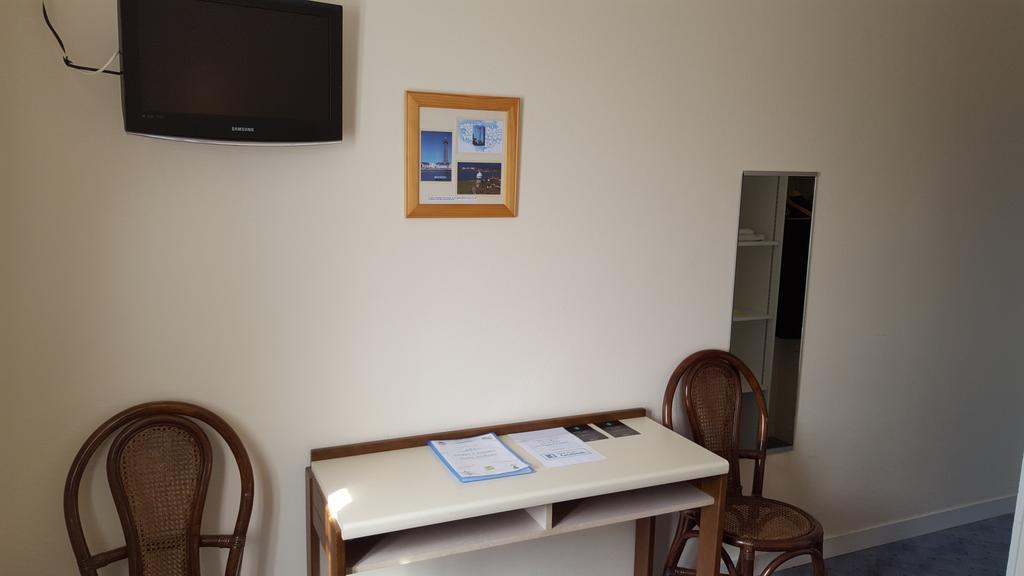 Hotel Le Passiflore Saint-Pol-de-Léon מראה חיצוני תמונה