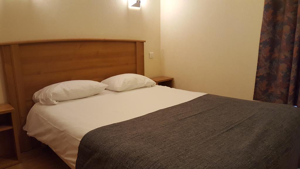 Hotel Le Passiflore Saint-Pol-de-Léon מראה חיצוני תמונה